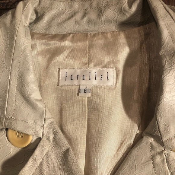 VTG Parallel Poly Vinyl Trench Coat. Cream Color Women’s Size 6. Made In USA - Picture 4 of 8